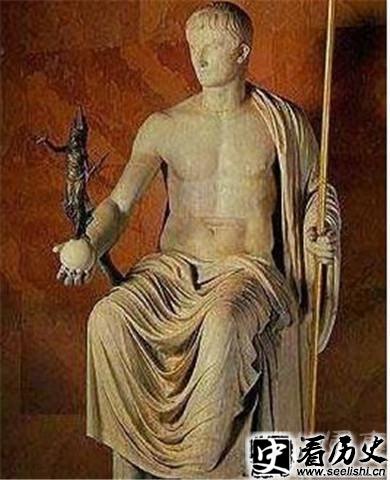 凯撒雕像照片