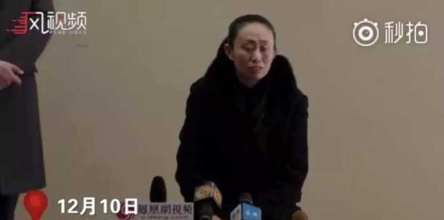 网民终于猛然醒悟，顿足追问：陈世峰的家庭背景为何至今是零曝光