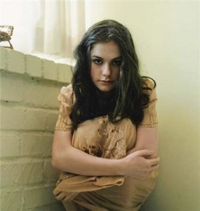 ​安娜帕奎真爱如血大尺度 安娜甘愿演出裸露镜头