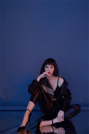 银雪新剧收官人气UP 最新写真展多面魅力撩人心