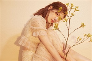 银雪新剧收官人气UP 最新写真展多面魅力撩人心