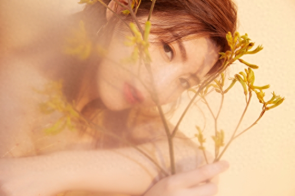 银雪新剧收官人气UP 最新写真展多面魅力撩人心