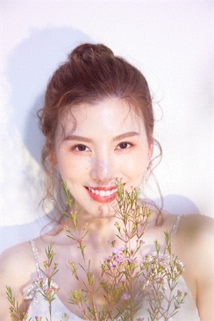 银雪新剧收官人气UP 最新写真展多面魅力撩人心