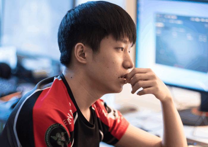 阿布回应厂长微博事件: 无论如何, 我们都会尊重和支持明凯!