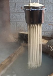 ​东北纯手工粉条制作过程（古法制粉条舌尖上的乡愁味道）