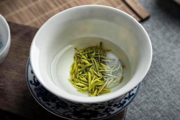 信阳毛尖有点苦咋回事 信阳毛尖喝起来什么味道 信阳毛尖有点苦咋回事 信阳毛尖喝起来什么味道