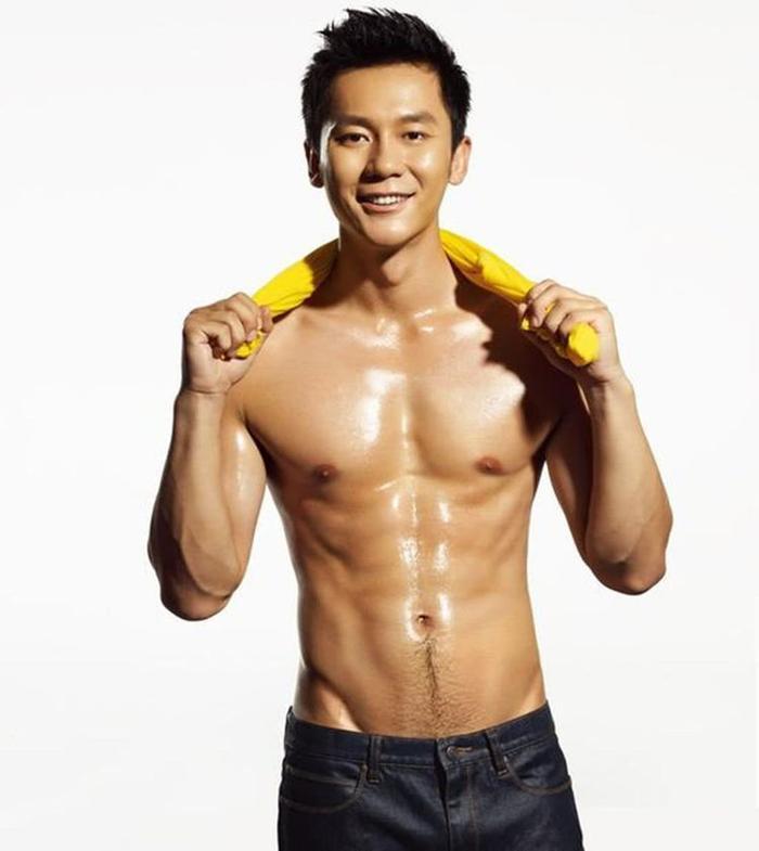 “大黑牛”李晨,强壮健美的身体,完美的肌肉线条