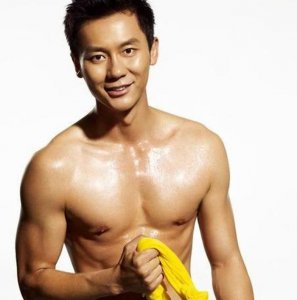 ​“大黑牛”李晨，强壮健美的身体，完美的肌肉线条