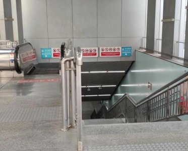 ​为什么地铁站只有向上的电梯「地铁出入口为什么电梯向上的多」