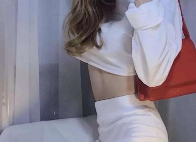 ​女生逗你玩的表现 女生开心时的表现