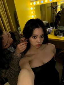 ​欧阳娜娜才多大呀...