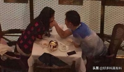 ​章泽天怎样追刘强东的，奶茶妹妹太甜，强哥只有宠溺的份