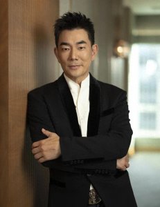 ​全能艺人，华语乐坛经典代表