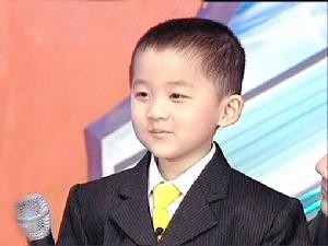 他是《还珠格格》里的东儿，因病五岁身高70厘米，如今这样了