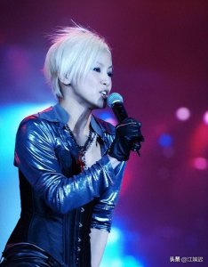 “港独”分子何韵诗，曾呼吁将中国除名遭封杀，如今接受法律审判