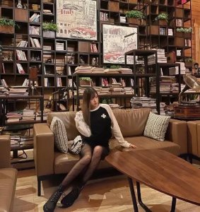 ​腐团儿元旦约见金主，一身行头起码几十万，网友：真羡慕老板啊！