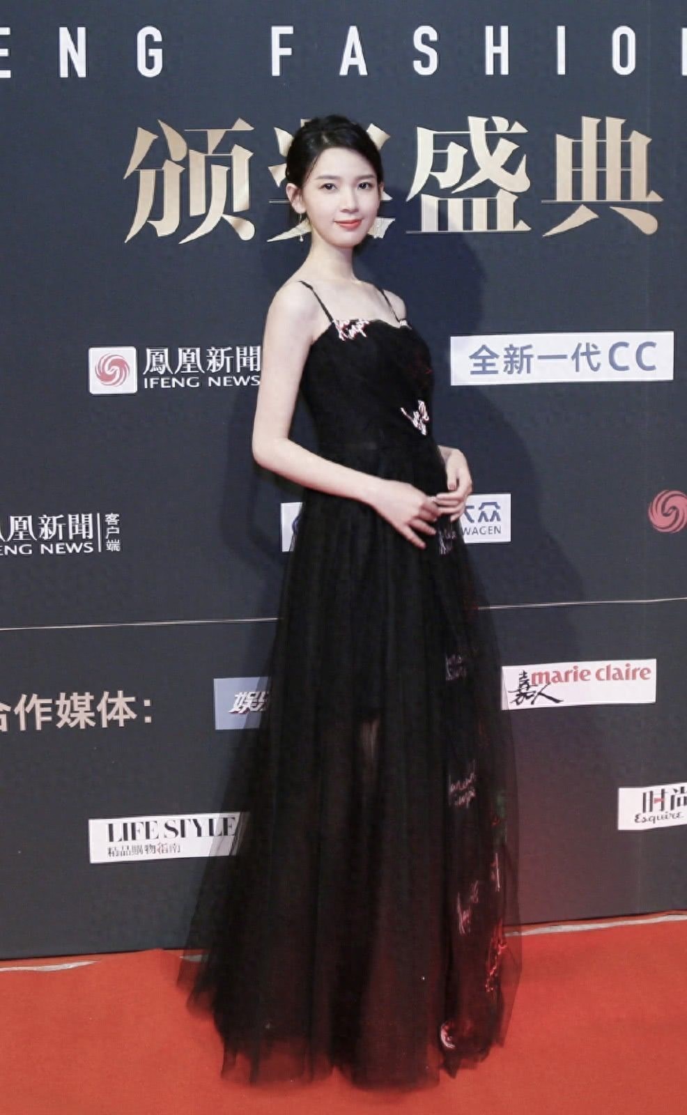 陈瑶168的身高，还没80斤？腿长腰细，要胸有胸