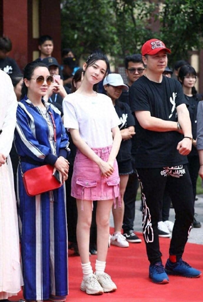 陈瑶168的身高，还没80斤？腿长腰细，要胸有胸