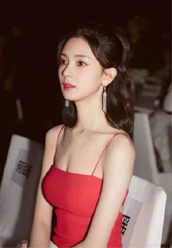 陈瑶168的身高，还没80斤？腿长腰细，要胸有胸