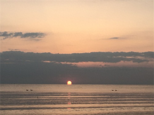 实拍:青海湖黑马河日出,很多人去了可惜没看上