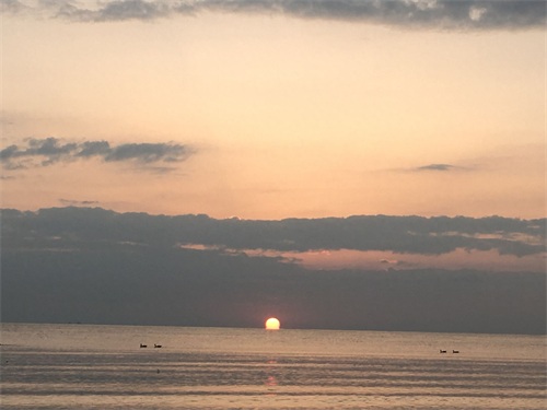 实拍:青海湖黑马河日出,很多人去了可惜没看上