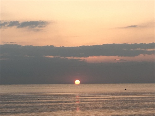 实拍:青海湖黑马河日出,很多人去了可惜没看上