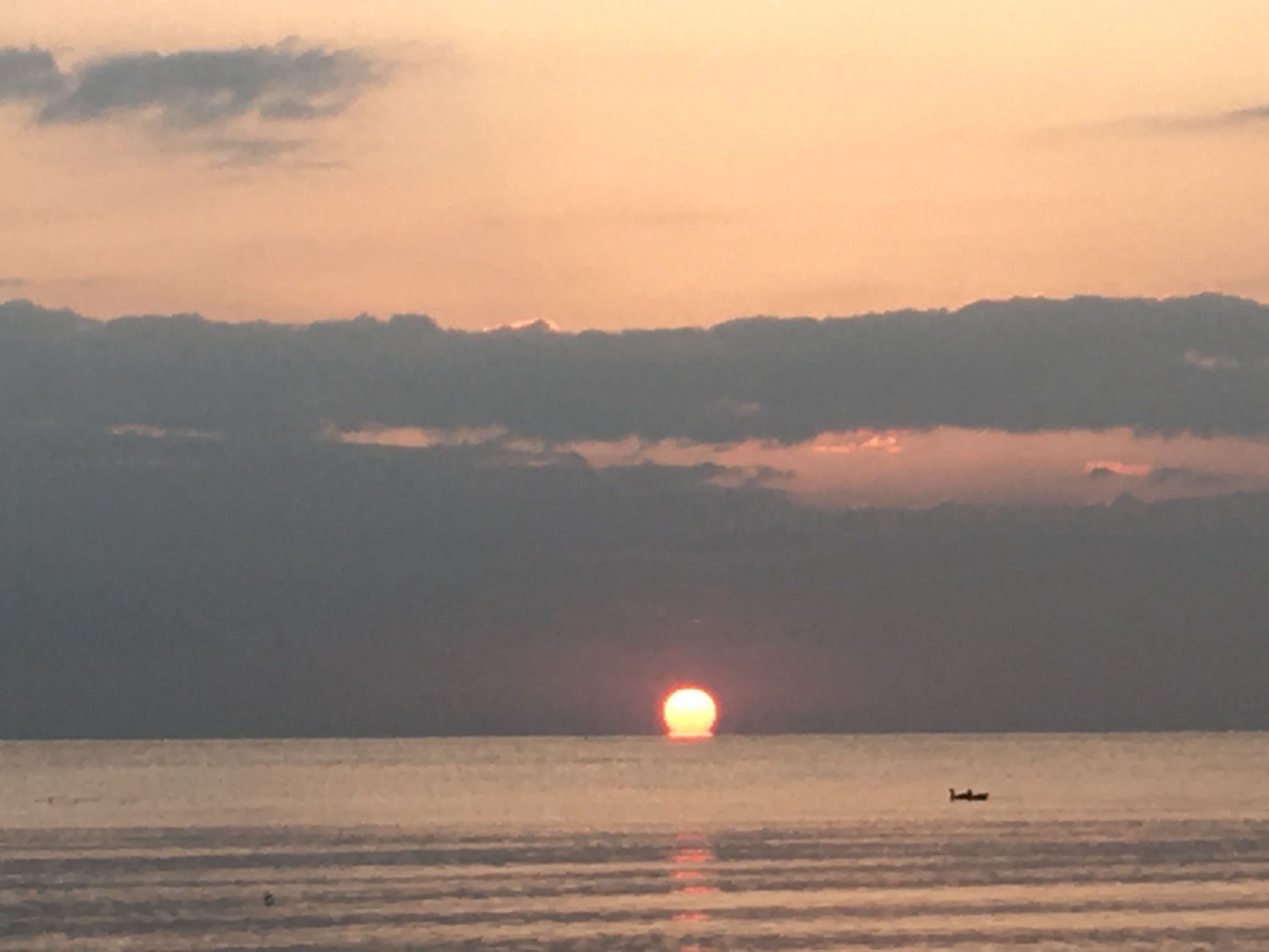 实拍:青海湖黑马河日出,很多人去了可惜没看上