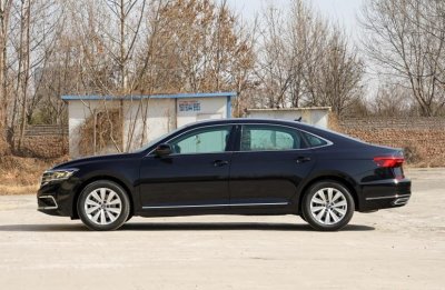 ​礼让行人停车后，行人不走该如何处理？