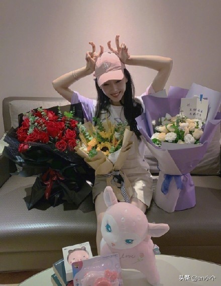 宣璐天鹅式比心图美美哒！看起来动作简单 但能做得好看真的挺难