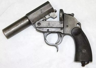 ​“信号枪”不是用来打人的，它不是战斗武器，但它和战斗息息相关